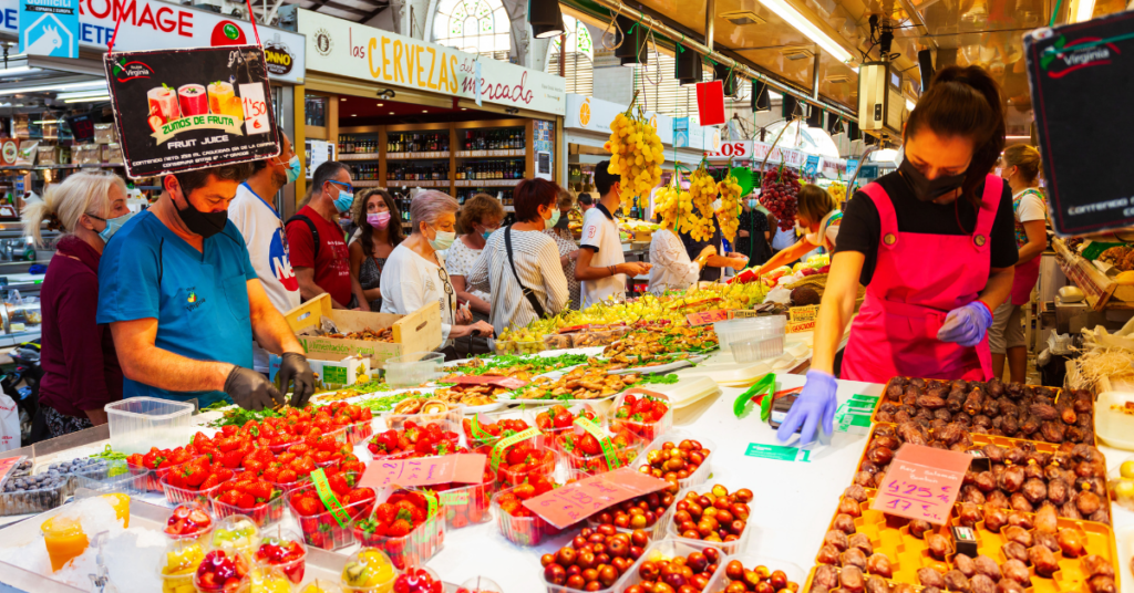 Visit Mercado 28 for your souvenirs and fresh food