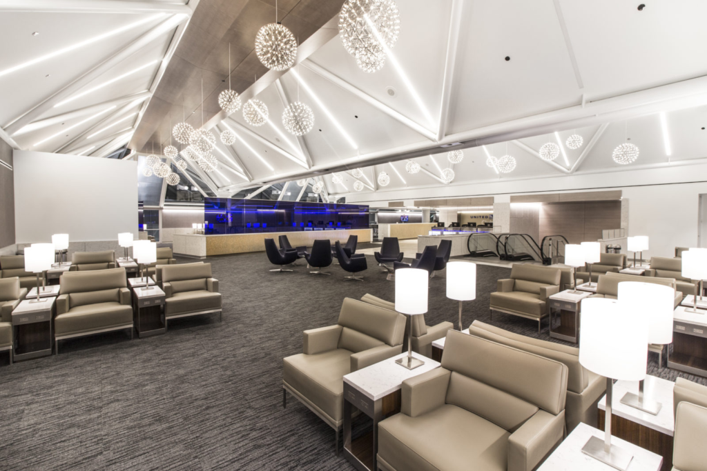 United Club Infinite Card Benefit - LOUNGE ACCESS!